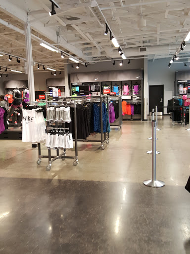 Sporting Goods Store «Nike Factory Store», reviews and photos, 2200 Petaluma Blvd N #100, Petaluma, CA 94952, USA