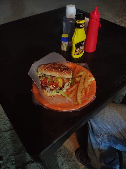 HAMBURGUESAS Y ALITAS AL CARBÓN FABULOSAS