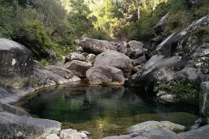 As pozas do río Pedras image