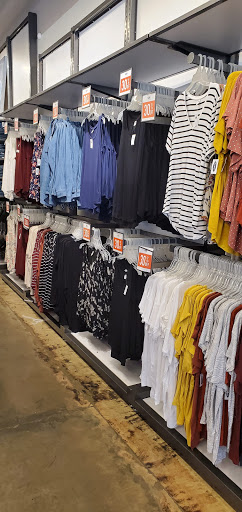 Clothing Store «Old Navy», reviews and photos, 3131 E Main St, Mohegan Lake, NY 10547, USA