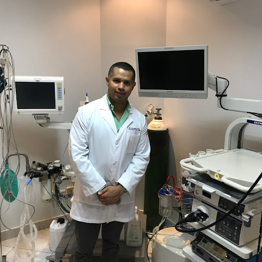 Gastroenterologo Dr. Maximino Peña