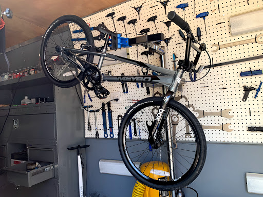 Bicycle Repair Shop «Thrill Bikes», reviews and photos, 4206 W Electra Ln, Glendale, AZ 85310, USA