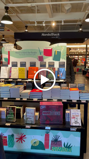 Book Store «Amazon Books», reviews and photos, 3441 N Southport Ave, Chicago, IL 60657, USA