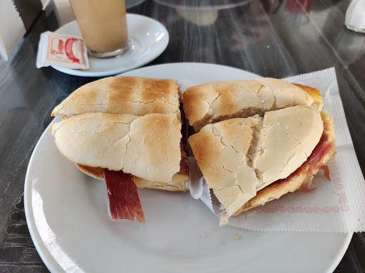 Información y opiniones sobre Cafetería Vistalegre de Huelva