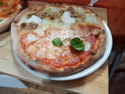 Pizzeria Ristorante Ginetti (Centro Turistico Sportivo di Ginetti Matteo) in Eboli, Provincia di Salerno