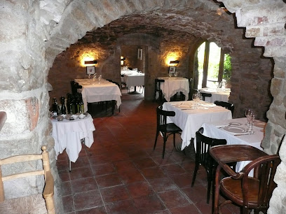 Hotel Restaurant la Plaça - Carrer de Sant Esteve, 15, 17462 Madremanya, Girona, Spain