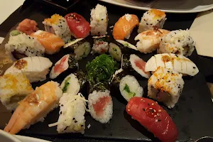 Sushi & Buey image