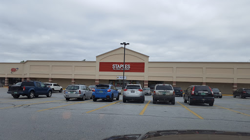 Staples, 300 S Main St, Rutland, VT 05701, USA, 