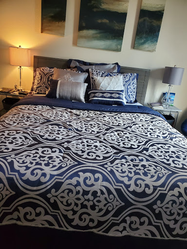 Furniture Store «The Dump Furniture Outlet», reviews and photos, 10251 North Fwy, Houston, TX 77037, USA