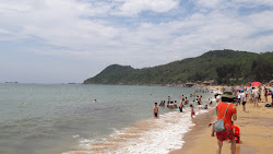Foto von Bai Dong Beach und die siedlung