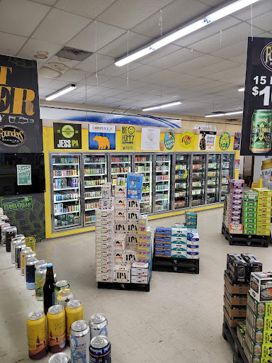 Liquor Store «Super Phipps Liquors», reviews and photos, 485 E Main St, Westfield, MA 01085, USA