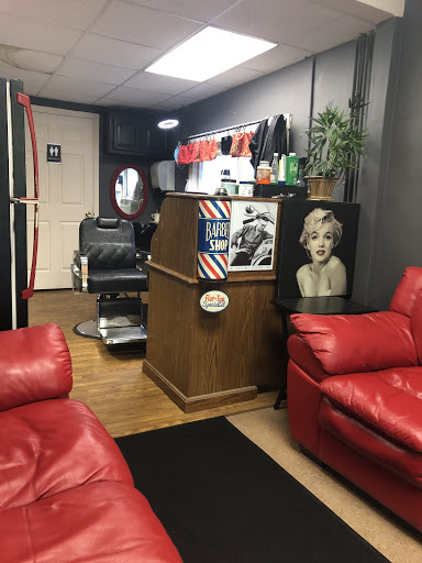 Barber Shop «Olde Loveland Barber Shop», reviews and photos, 106 Railroad Ave, Loveland, OH 45140, USA