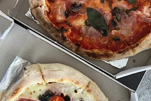 Bowolno Pizza & more image