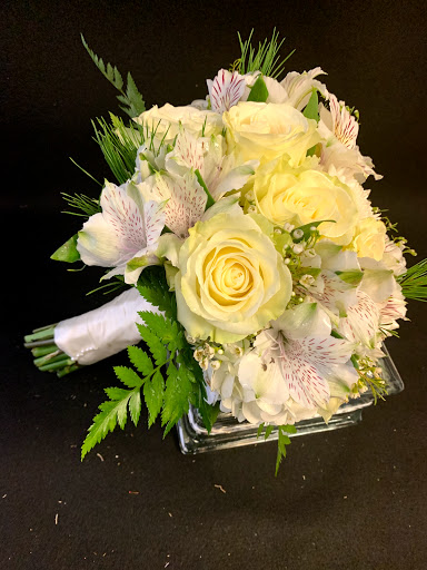 Florist «Mid Cities Florist», reviews and photos, 3225 Harwood Rd F, Bedford, TX 76021, USA