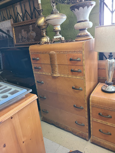 Thrift Store «House of Bargains Thrift Store», reviews and photos, 4000 W Sahara Ave, Las Vegas, NV 89102, USA