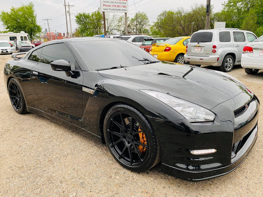 Used Truck Dealer «Truck City Inc», reviews and photos, 145 NE Broadway Ave # 2, Des Moines, IA 50313, USA