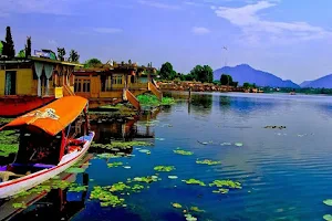 Living Kashmir Travels image