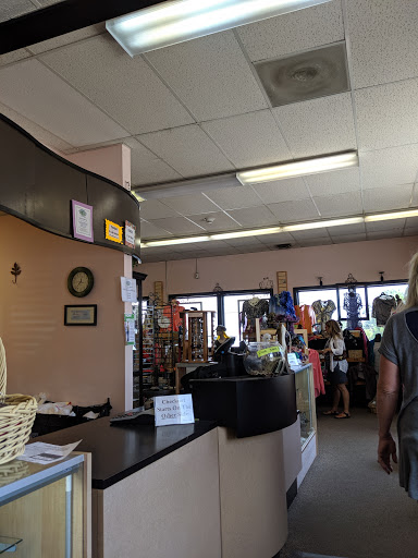 Thrift Store «Echo Resale Shop», reviews and photos, 3763 Evergreen Pkwy, Evergreen, CO 80439, USA