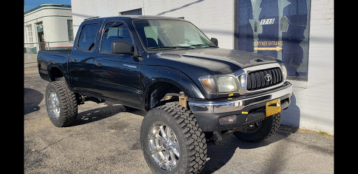 Auto Body Shop «Maaco Collision Repair & Auto Painting», reviews and photos, 1711 Williamson Rd NE, Roanoke, VA 24012, USA