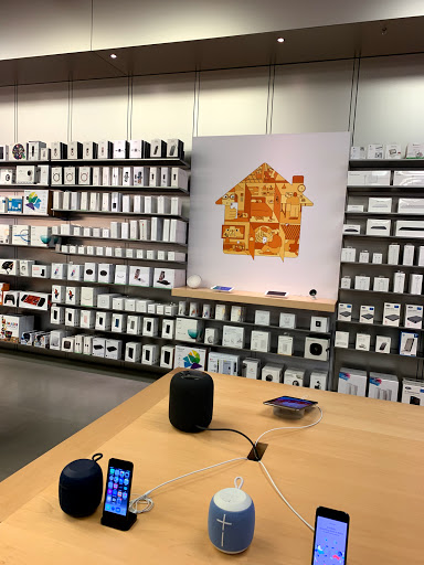 Computer Store «Apple Barton Creek», reviews and photos, 2901 S Capital of Texas Hwy, Austin, TX 78746, USA