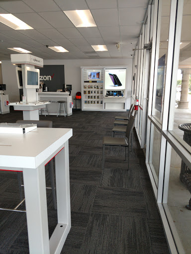 Cell Phone Store «GoWireless Verizon Authorized Retailer», reviews and photos, 1985 FL-60, Valrico, FL 33594, USA