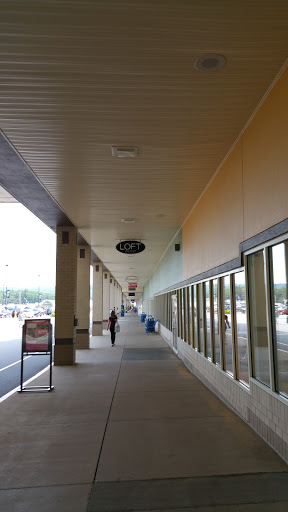 Outlet Mall «Tanger Outlet Tilton», reviews and photos, 120 Laconia Rd, Tilton, NH 03276, USA