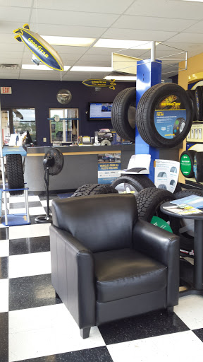 Tire Shop «JBC Tire Complete Auto Care», reviews and photos, 1019 E Republic Rd, Springfield, MO 65807, USA