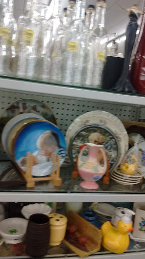 Thrift Store «Darboy Goodwill Retail Store & Training Center», reviews and photos