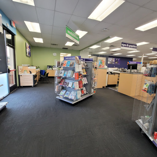 Print Shop «FedEx Office Print & Ship Center», reviews and photos, 393 W Shaw Ave a, Clovis, CA 93612, USA