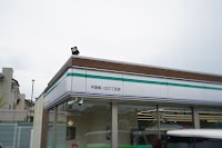 ファミリーマート 中登美ヶ丘六丁目店