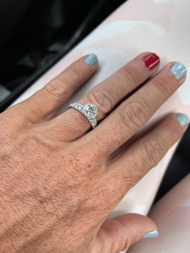 Jewelry Store «Genesis Diamonds (Cincinnati)», reviews and photos, 8060 Montgomery Rd #500, Cincinnati, OH 45236, USA