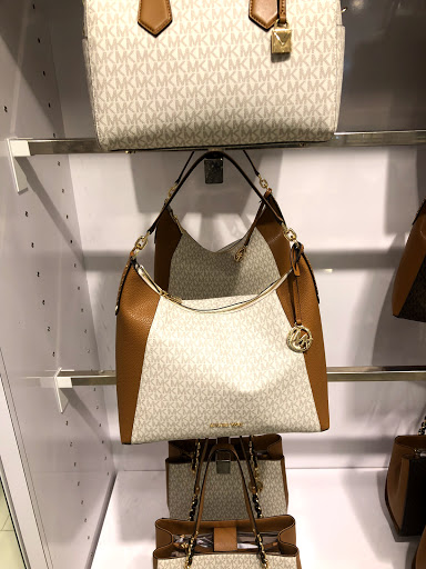Fashion Accessories Store «Michael Kors», reviews and photos, 20-A Killingworth Turnpike #430, Clinton, CT 06413, USA