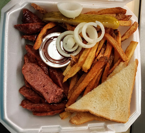 Liquor Store «McKinzie Liquor and BBQ», reviews and photos, 154 N Riverside Dr, Fort Worth, TX 76111, USA