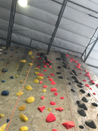 Rock Climbing Gym «Hangar 18 Indoor Climbing Gym - Riverside», reviews and photos, 6935 Arlington Ave, Riverside, CA 92503, USA