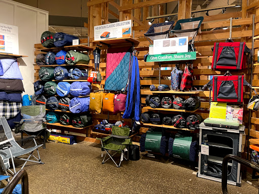 Clothing Store «L.L. Bean», reviews and photos, 75 Evergreen Way, South Windsor, CT 06074, USA