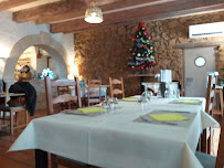 Atmosphère du Restaurant Le mas des oliviers à Saint-Zacharie - n°5