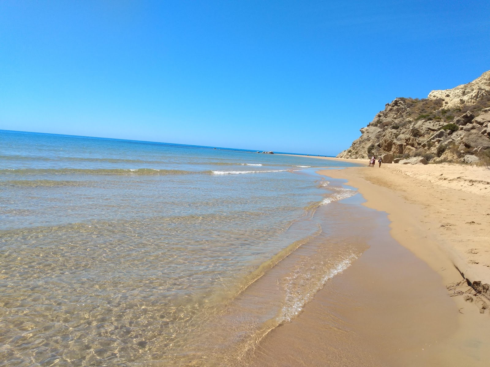 Photo de Spiaggia Cannicella avec plusieurs moyennes baies