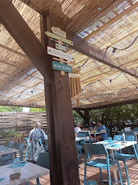 Atmosphère du Bar restaurant Les Flots Bleus à L'Aiguillon-la-Presqu'île - n°5