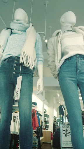 Clothing Store «Gap», reviews and photos, 1294 Burlingame Ave, Burlingame, CA 94010, USA