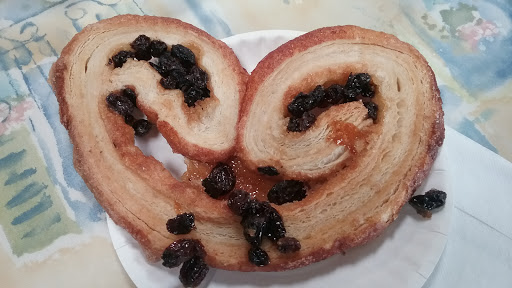 Restaurant «La Baguette French Bread and Pastry Shop», reviews and photos, 3088 Poplar Ave, Memphis, TN 38111, USA