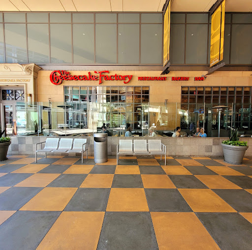 Restaurant «The Cheesecake Factory», reviews and photos, 15301 Ventura Blvd, Sherman Oaks, CA 91403, USA