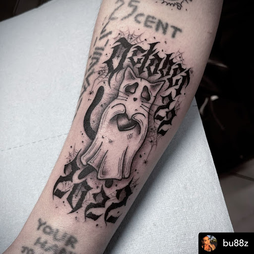 Find harley quinn and poison ivy tattoo ideas for your next unique tattoo in Murrieta at Diamond City Tattoo & Piercing