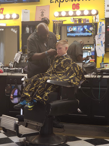 Barber Shop «Avon Barber Shop», reviews and photos, 8401 E US Hwy 36 E, Avon, IN 46123, USA