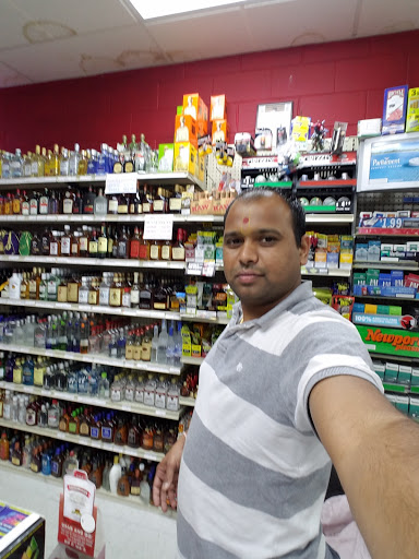 Liquor Store «Royal Liquor & Wine», reviews and photos, 1015 N Randall Rd, Elgin, IL 60123, USA