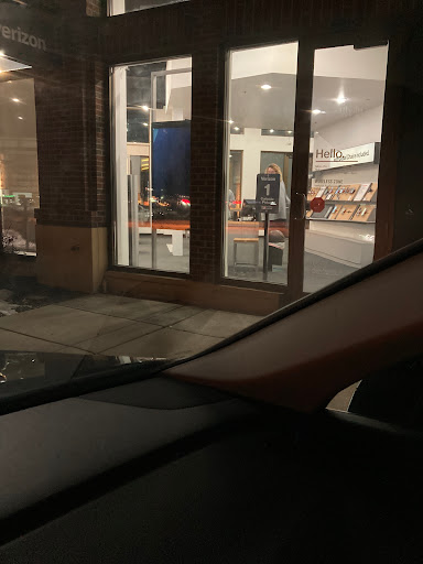 Cell Phone Store «Verizon Authorized Retailer - Wireless Zone», reviews and photos, 740 Main St #102, Mendota Heights, MN 55118, USA