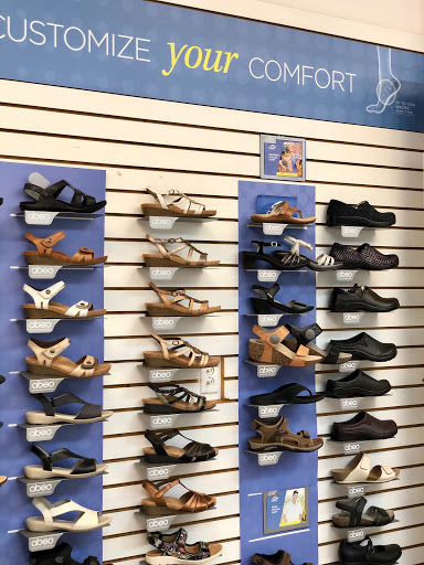 Shoe Store «SAS Shoes», reviews and photos, 44 Miracle Mile, Coral Gables, FL 33134, USA