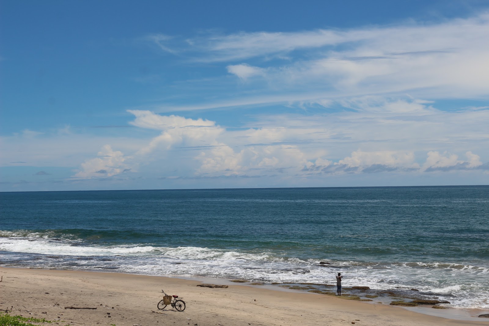 Foto von Ambodiatafana Beach mit heller sand Oberfläche