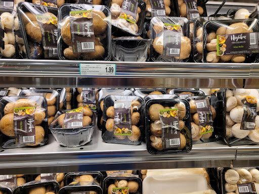 Grocery Store «Fresh Farms», reviews and photos, 8203 W Golf Rd, Niles, IL 60714, USA