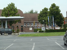 Local School "The Pinsons" Du Faubourg De Bruxelles