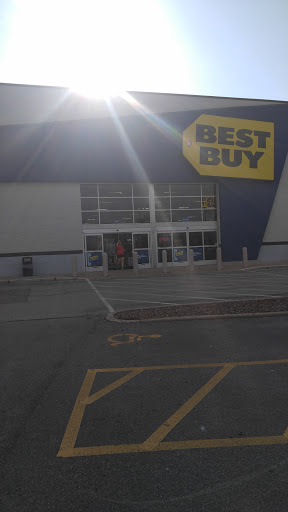 Electronics Store «Best Buy», reviews and photos, 26 Plaza Dr, Fairview Heights, IL 62208, USA